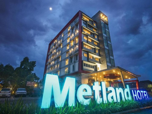 Completed hotel, Metropolitan Land Tbk (Metland) | We provide Indonesia infrastructure map on various property sectors and data. Access property listings, infrastructure developments, news, and valuable transaction data for informed decisions.