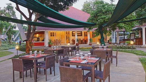 Completed hotel, Metropolitan Land Tbk (Metland) | We provide Indonesia infrastructure map on various property sectors and data. Access property listings, infrastructure developments, news, and valuable transaction data for informed decisions.