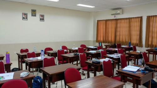 BPK Penabur Christian Senior High School, Private School | We provide Indonesia infrastructure map on various property sectors and data. Access property listings, infrastructure developments, news, and valuable transaction data for informed decisions.
