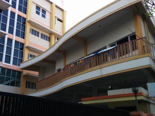 Geeta Junior High School, Private School | We provide Indonesia infrastructure map on various property sectors and data. Access property listings, infrastructure developments, news, and valuable transaction data for informed decisions.