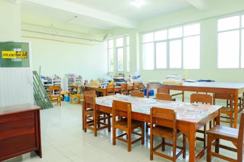 Geeta Junior High School, Private School | We provide Indonesia infrastructure map on various property sectors and data. Access property listings, infrastructure developments, news, and valuable transaction data for informed decisions.