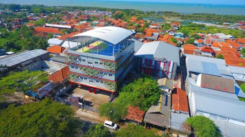 Highfield Senior High School, Private School | We provide Indonesia infrastructure map on various property sectors and data. Access property listings, infrastructure developments, news, and valuable transaction data for informed decisions.