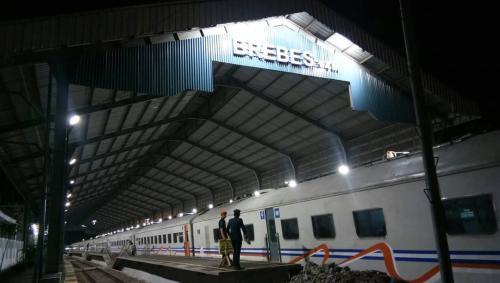 Brebes Station, Intercity Station | We provide Indonesia infrastructure map on various property sectors and data. Access property listings, infrastructure developments, news, and valuable transaction data for informed decisions.