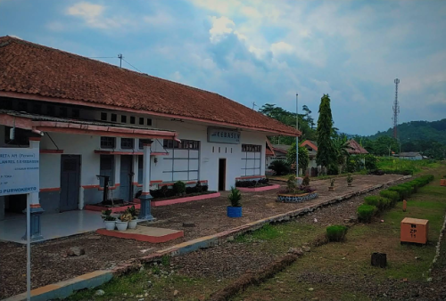 Kebasen Station, Intercity Station | We provide Indonesia infrastructure map on various property sectors and data. Access property listings, infrastructure developments, news, and valuable transaction data for informed decisions.