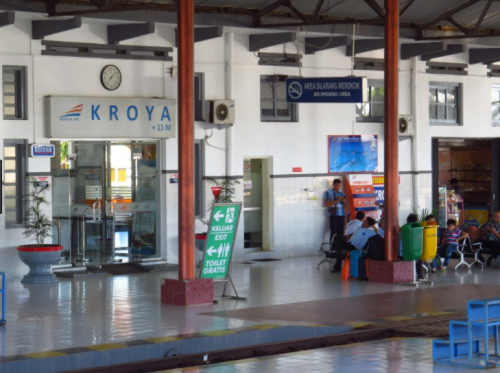 Kroya Station, Intercity Station | We provide Indonesia infrastructure map on various property sectors and data. Access property listings, infrastructure developments, news, and valuable transaction data for informed decisions.