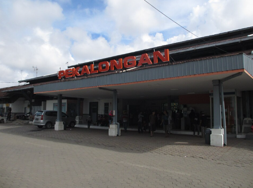 Pekalongan Station, Intercity Station | We provide Indonesia infrastructure map on various property sectors and data. Access property listings, infrastructure developments, news, and valuable transaction data for informed decisions.