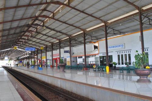 Purwokerto Station, Intercity Station | We provide Indonesia infrastructure map on various property sectors and data. Access property listings, infrastructure developments, news, and valuable transaction data for informed decisions.