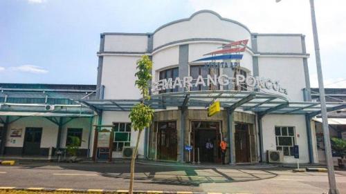 Semarang Poncol Station, Intercity Station | We provide Indonesia infrastructure map on various property sectors and data. Access property listings, infrastructure developments, news, and valuable transaction data for informed decisions.