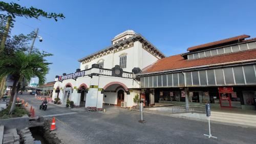 Semarang Tawang Station, Intercity Station | We provide Indonesia infrastructure map on various property sectors and data. Access property listings, infrastructure developments, news, and valuable transaction data for informed decisions.