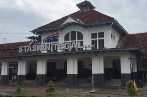 Tegal Station, Intercity Station | We provide Indonesia infrastructure map on various property sectors and data. Access property listings, infrastructure developments, news, and valuable transaction data for informed decisions.