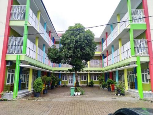 Al-Hanif Girls Integrated Islamic Junior High School, Private School | We provide Indonesia infrastructure map on various property sectors and data. Access property listings, infrastructure developments, news, and valuable transaction data for informed decisions.
