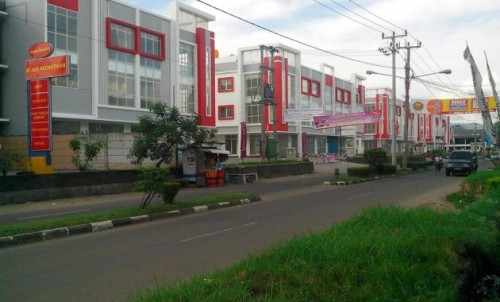 Cilegon City Square, Strata Retail | We provide Indonesia infrastructure map on various property sectors and data. Access property listings, infrastructure developments, news, and valuable transaction data for informed decisions.