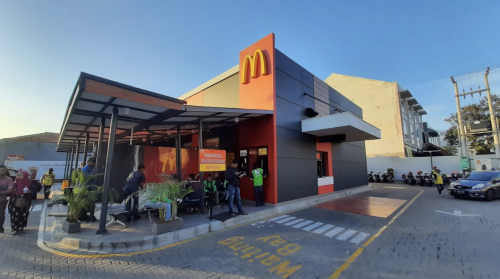 McDonald's Sangkuriang Cimahi, Stand Alone Retail | We provide Indonesia infrastructure map on various property sectors and data. Access property listings, infrastructure developments, news, and valuable transaction data for informed decisions.