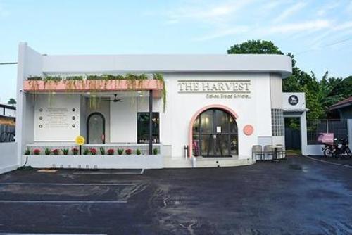 The Harvest Sawangan, Stand Alone Retail | We provide Indonesia infrastructure map on various property sectors and data. Access property listings, infrastructure developments, news, and valuable transaction data for informed decisions.