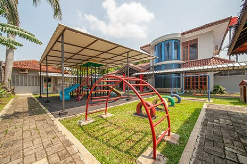 Kinderfield - Highfield School Cinere, International School | We provide Indonesia infrastructure map on various property sectors and data. Access property listings, infrastructure developments, news, and valuable transaction data for informed decisions.