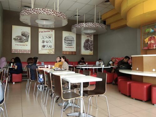 McDonald's Cinere, Stand Alone Retail | We provide Indonesia infrastructure map on various property sectors and data. Access property listings, infrastructure developments, news, and valuable transaction data for informed decisions.