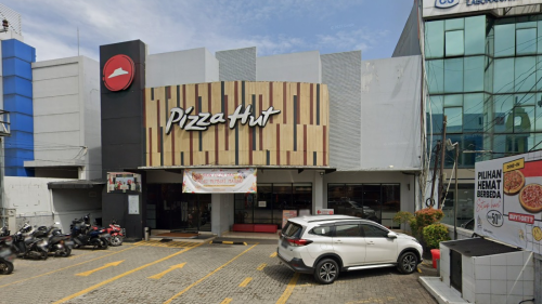 Pizza Hut Depok Dua Tengah, Stand Alone Retail | We provide Indonesia infrastructure map on various property sectors and data. Access property listings, infrastructure developments, news, and valuable transaction data for informed decisions.