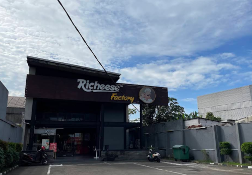 Richeese Factory Margonda, Stand Alone Retail | We provide Indonesia infrastructure map on various property sectors and data. Access property listings, infrastructure developments, news, and valuable transaction data for informed decisions.
