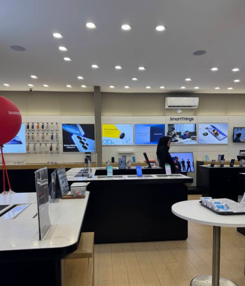 Samsung Experience Store Depok Sawangan, Stand Alone Retail | We provide Indonesia infrastructure map on various property sectors and data. Access property listings, infrastructure developments, news, and valuable transaction data for informed decisions.