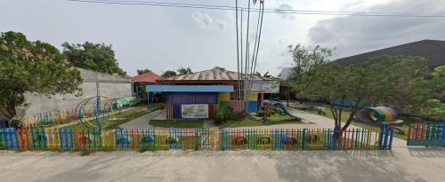 Al Izzah 1 Integrated Islamic Kindergarten, Private School | We provide Indonesia infrastructure map on various property sectors and data. Access property listings, infrastructure developments, news, and valuable transaction data for informed decisions.