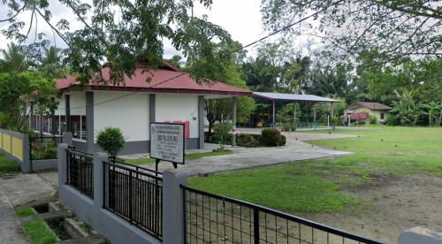 Filius Dei Primary School Dumai, Private School | We provide Indonesia infrastructure map on various property sectors and data. Access property listings, infrastructure developments, news, and valuable transaction data for informed decisions.