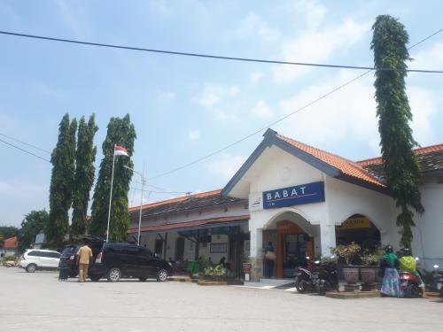Babat Station, Intercity Station | We provide Indonesia infrastructure map on various property sectors and data. Access property listings, infrastructure developments, news, and valuable transaction data for informed decisions.