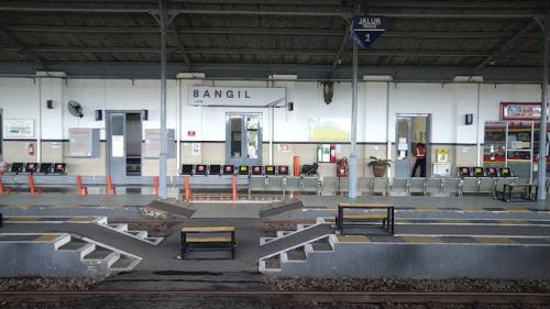 Bangil Station, Intercity Station | We provide Indonesia infrastructure map on various property sectors and data. Access property listings, infrastructure developments, news, and valuable transaction data for informed decisions.