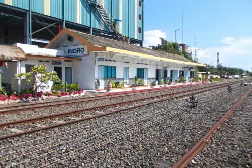 Indro Station, Intercity Station | We provide Indonesia infrastructure map on various property sectors and data. Access property listings, infrastructure developments, news, and valuable transaction data for informed decisions.