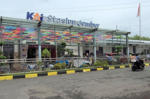 Jember Station, Intercity Station | We provide Indonesia infrastructure map on various property sectors and data. Access property listings, infrastructure developments, news, and valuable transaction data for informed decisions.