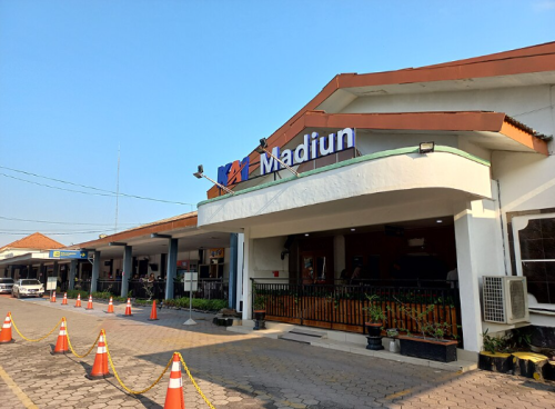 Madiun Station, Intercity Station | We provide Indonesia infrastructure map on various property sectors and data. Access property listings, infrastructure developments, news, and valuable transaction data for informed decisions.