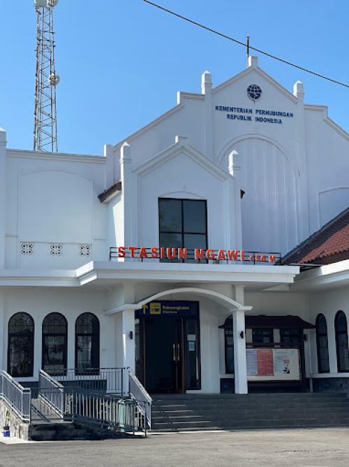 Ngawi Station, Intercity Station | We provide Indonesia infrastructure map on various property sectors and data. Access property listings, infrastructure developments, news, and valuable transaction data for informed decisions.