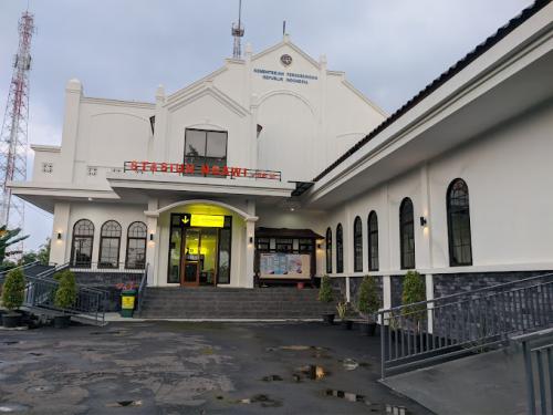 Ngawi Station, Intercity Station | We provide Indonesia infrastructure map on various property sectors and data. Access property listings, infrastructure developments, news, and valuable transaction data for informed decisions.