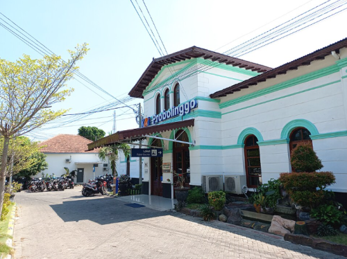 Probolinggo Station, Intercity Station | We provide Indonesia infrastructure map on various property sectors and data. Access property listings, infrastructure developments, news, and valuable transaction data for informed decisions.