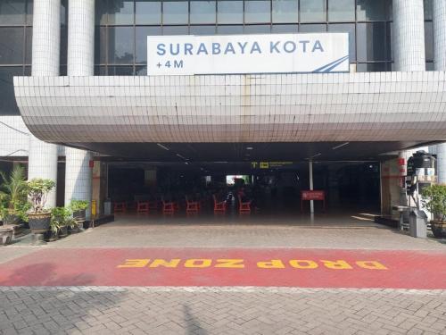 Surabaya Kota Station, Intercity Station | We provide Indonesia infrastructure map on various property sectors and data. Access property listings, infrastructure developments, news, and valuable transaction data for informed decisions.