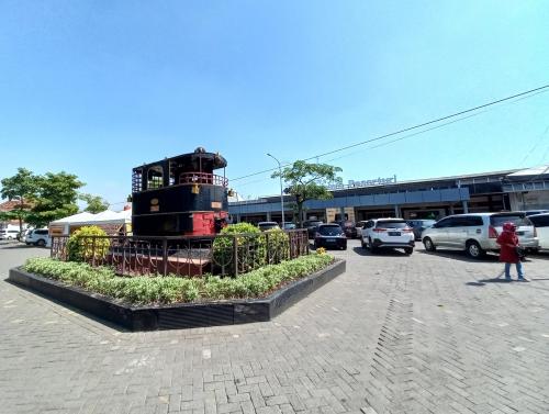 Surabaya Pasarturi Station, Intercity Station | We provide Indonesia infrastructure map on various property sectors and data. Access property listings, infrastructure developments, news, and valuable transaction data for informed decisions.
