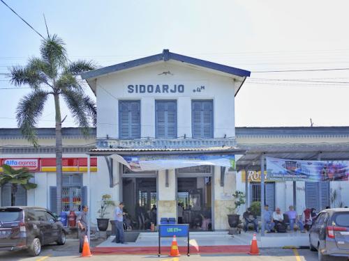 Sidoarjo Station, Intercity Station | We provide Indonesia infrastructure map on various property sectors and data. Access property listings, infrastructure developments, news, and valuable transaction data for informed decisions.