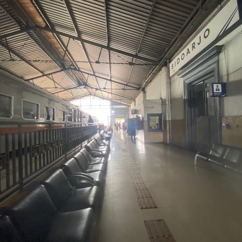 Sidoarjo Station, Intercity Station | We provide Indonesia infrastructure map on various property sectors and data. Access property listings, infrastructure developments, news, and valuable transaction data for informed decisions.