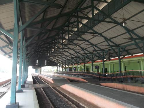 Wonokromo Station, Intercity Station | We provide Indonesia infrastructure map on various property sectors and data. Access property listings, infrastructure developments, news, and valuable transaction data for informed decisions.
