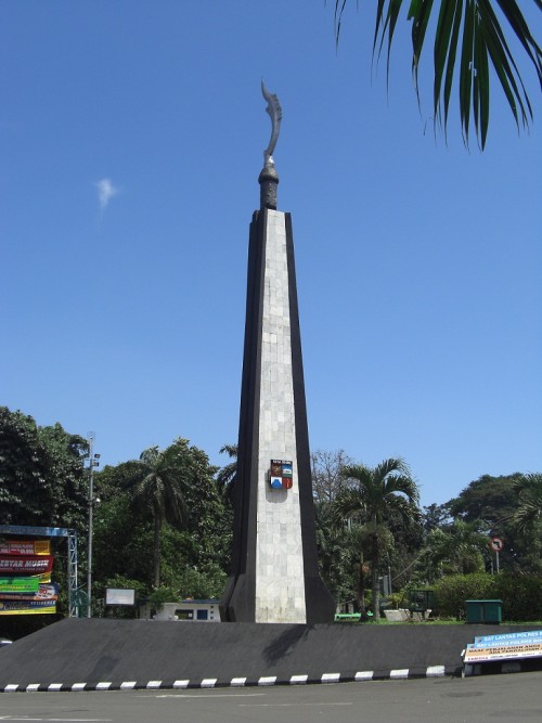 Kujang Monument, Landmark | We provide Indonesia infrastructure map on various property sectors and data. Access property listings, infrastructure developments, news, and valuable transaction data for informed decisions.