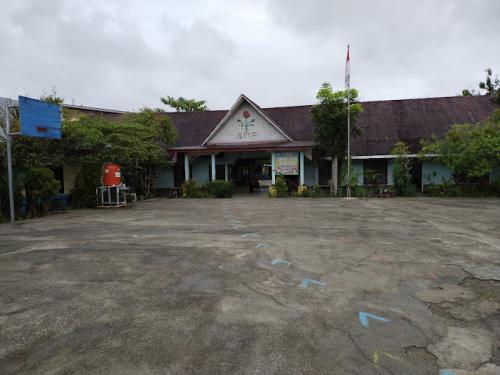Bunga Mawar Junior High School, Private School | We provide Indonesia infrastructure map on various property sectors and data. Access property listings, infrastructure developments, news, and valuable transaction data for informed decisions.