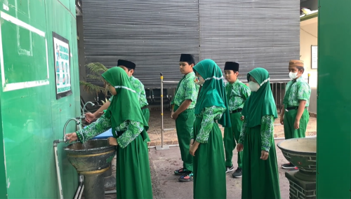 Al Azhar 43 Primary School, Private School | We provide Indonesia infrastructure map on various property sectors and data. Access property listings, infrastructure developments, news, and valuable transaction data for informed decisions.