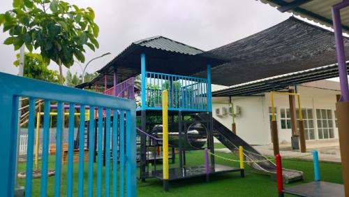Kharisma Bunga Bangsa Primary School, Private School | We provide Indonesia infrastructure map on various property sectors and data. Access property listings, infrastructure developments, news, and valuable transaction data for informed decisions.