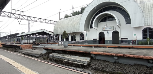 Cilebut Station, Commuter Station | We provide Indonesia infrastructure map on various property sectors and data. Access property listings, infrastructure developments, news, and valuable transaction data for informed decisions.