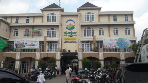 Diniyyah Al Azhar Islamic Primary School, Private School | We provide Indonesia infrastructure map on various property sectors and data. Access property listings, infrastructure developments, news, and valuable transaction data for informed decisions.
