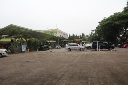 Xaverius 1 Primary School, Private School | We provide Indonesia infrastructure map on various property sectors and data. Access property listings, infrastructure developments, news, and valuable transaction data for informed decisions.