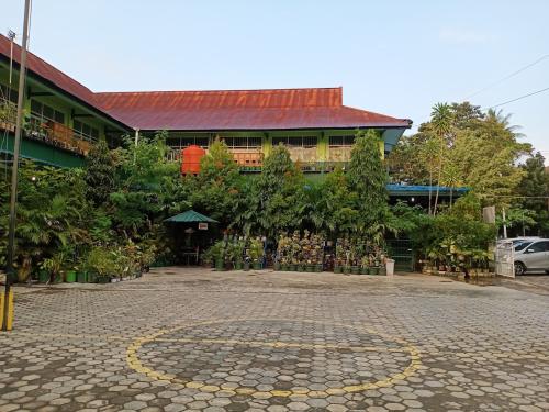 Al Ihsan Junior High School, Private School | We provide Indonesia infrastructure map on various property sectors and data. Access property listings, infrastructure developments, news, and valuable transaction data for informed decisions.