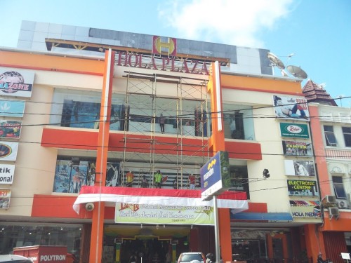 Hola Plaza, Strata Retail | We provide Indonesia infrastructure map on various property sectors and data. Access property listings, infrastructure developments, news, and valuable transaction data for informed decisions.
