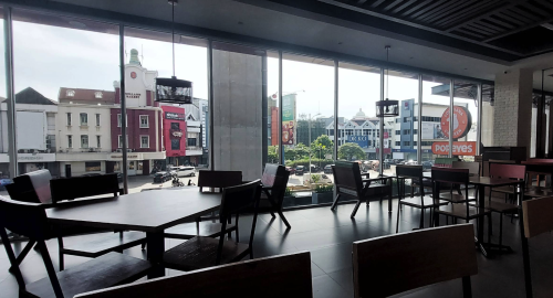 Burger King Kelapa Gading, Stand Alone Retail | We provide Indonesia infrastructure map on various property sectors and data. Access property listings, infrastructure developments, news, and valuable transaction data for informed decisions.