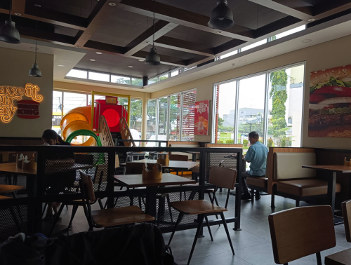 Burger King Kalideres, Stand Alone Retail | We provide Indonesia infrastructure map on various property sectors and data. Access property listings, infrastructure developments, news, and valuable transaction data for informed decisions.