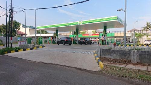 SPBU BP Sunter, Gas Station | We provide Indonesia infrastructure map on various property sectors and data. Access property listings, infrastructure developments, news, and valuable transaction data for informed decisions.